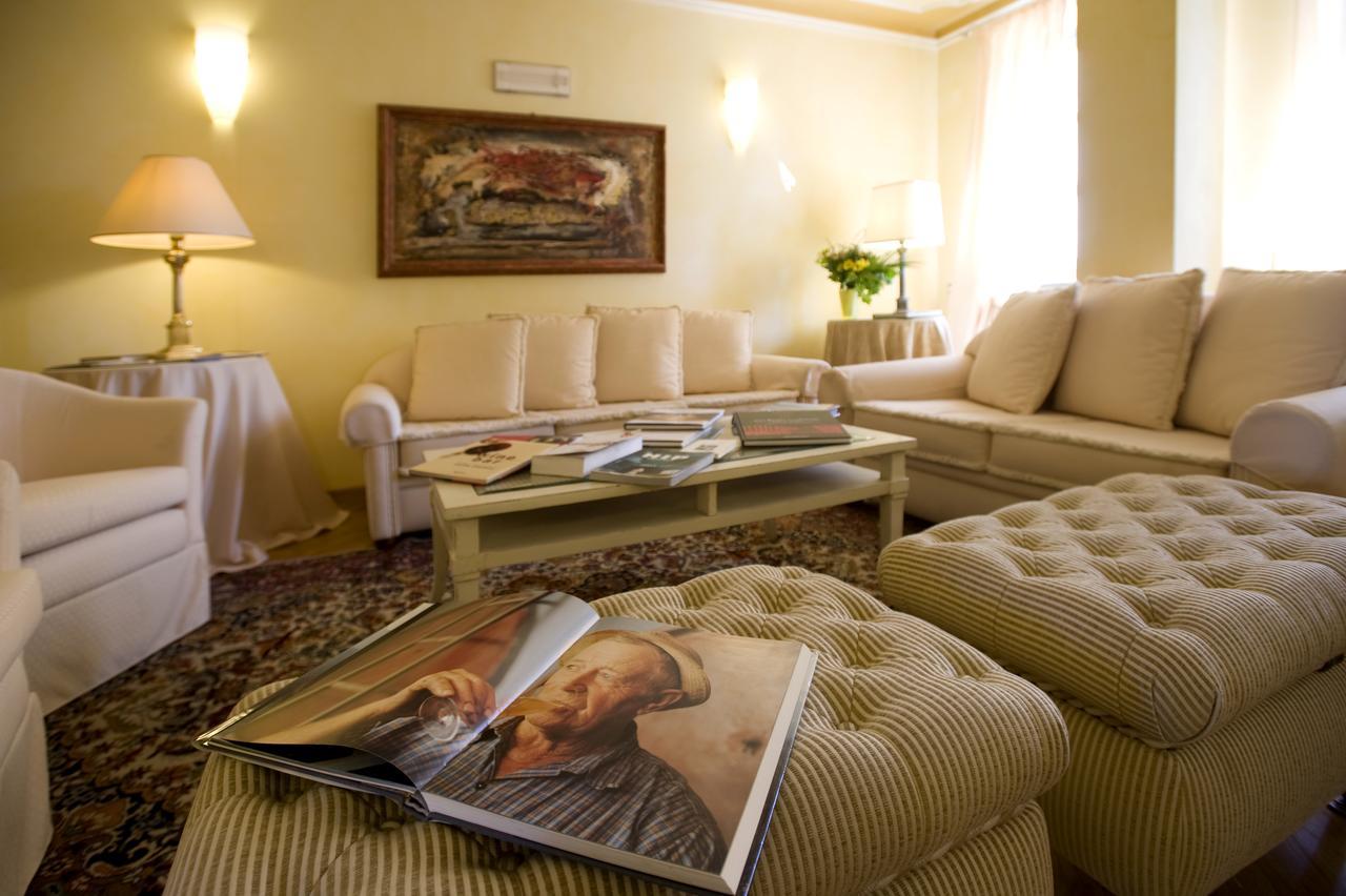 Albergo Castiglione Langhe Castiglione Tinella Exterior photo