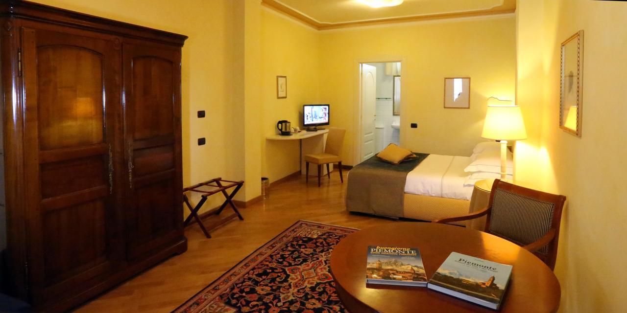 Albergo Castiglione Langhe Castiglione Tinella Exterior photo